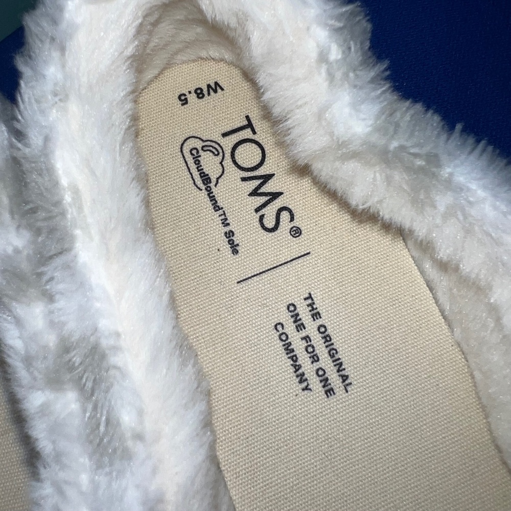 🚫🚫SOLD!🚫🚫NIB/NWT🤩 |•TOMS•| Alpargata White Snow Leopard Fleece/Faux Fur 8.5 - Picture 9 of 11